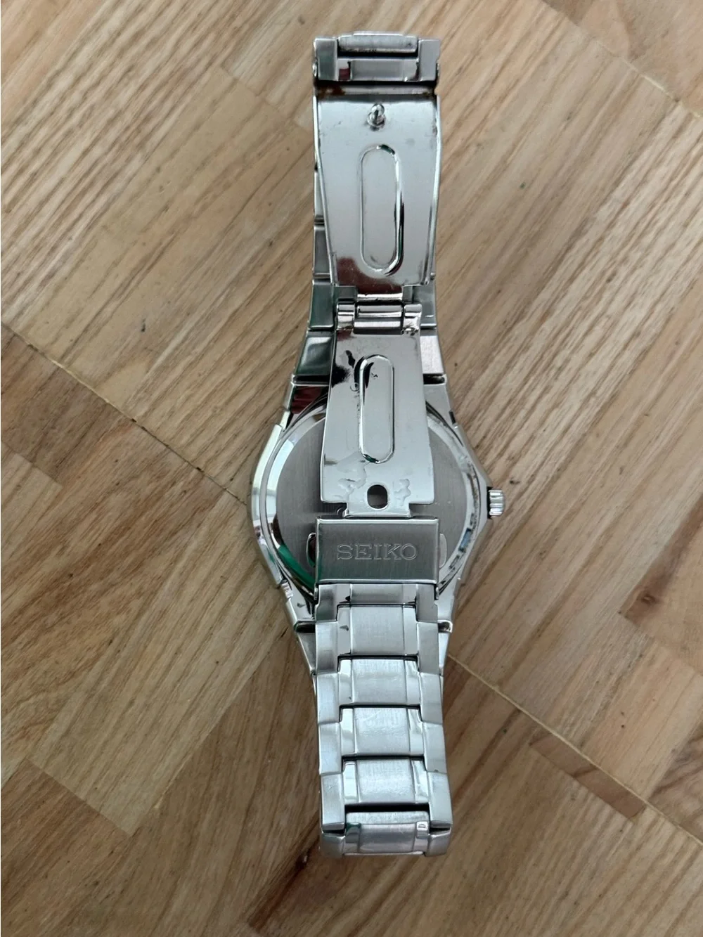 Seiko Solar Luxury Watch Black Dial Stainless Steel Bracelet Case Date Window
